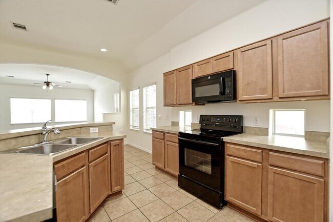 Building Photo - 207 Hoot Owl Ln N