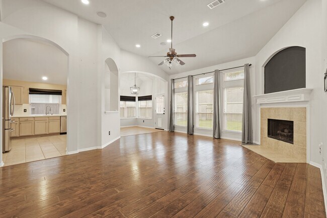 Building Photo - 18303 Heathridge Ln