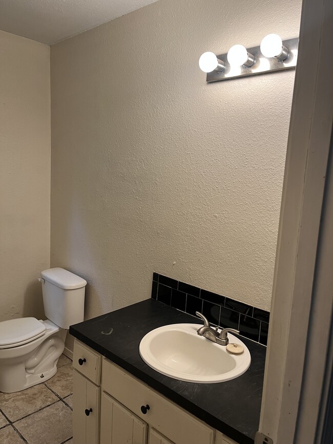 Building Photo - 107 Gamma Cir