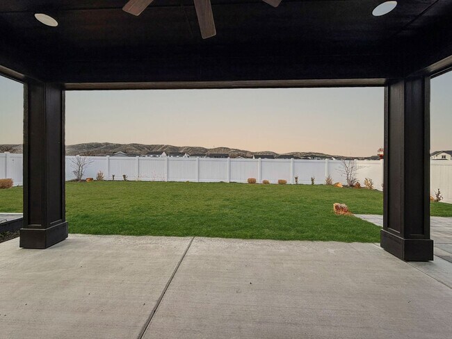 Building Photo - Stunning 4-Bedroom Home in Boise's Premier Dry Creek Ranch Community