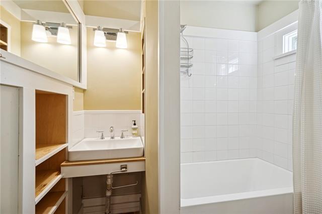 Building Photo - 317 N Bernadotte St