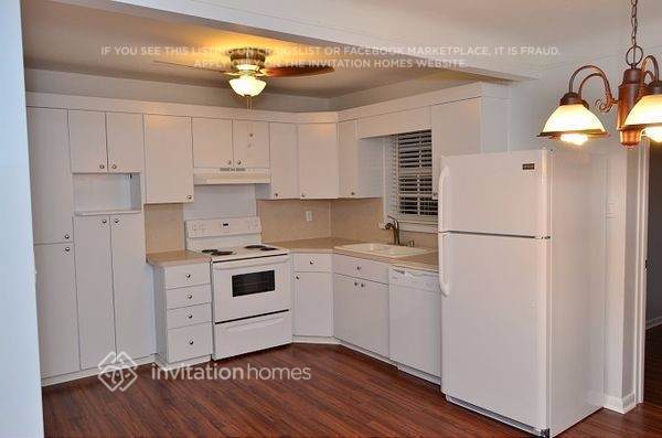 Building Photo - 1026 N E St