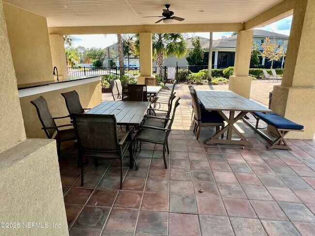 Building Photo - 9497 Scaup Way