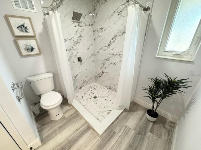 Building Photo - 2326 S Peninsula Dr