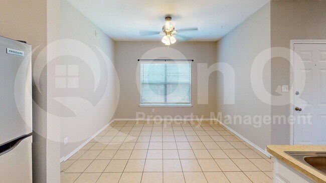 Building Photo - 3263 Wexford Dr