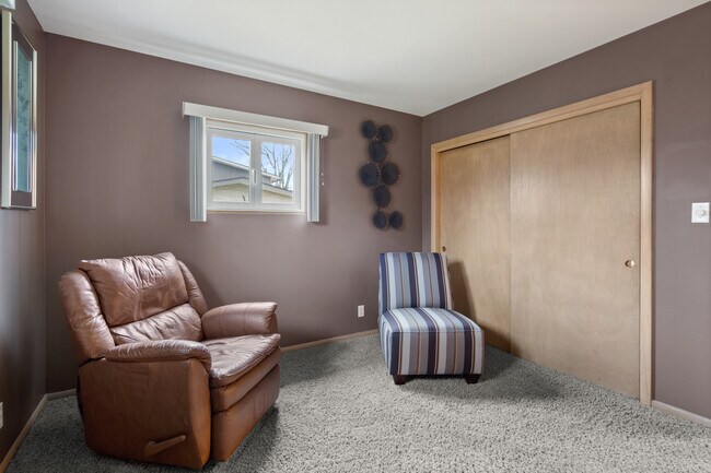 Building Photo - 537-541 N Edgelawn Dr