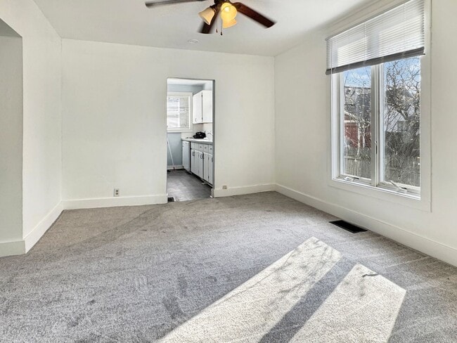 Building Photo - 750 Lake Dr SE