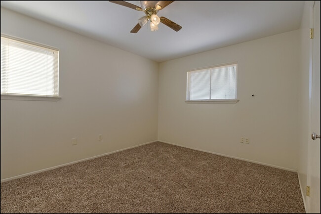 Building Photo - 3101 Kirkcaldy St