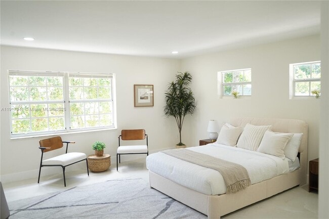 Building Photo - 6236 SW 11th St