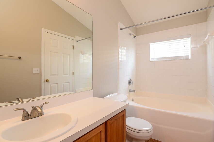 Building Photo - 12926 Fieldmoor Ct