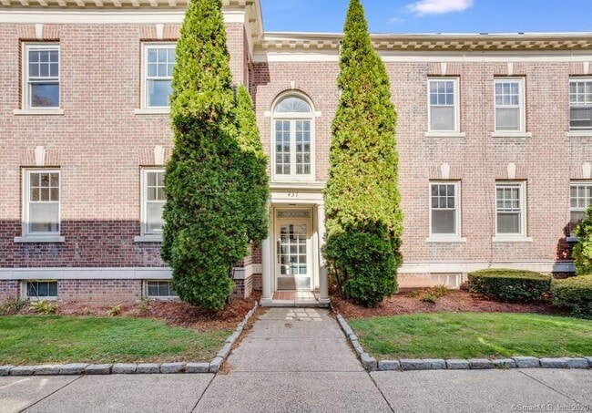 Primary Photo - 433 Whitney Ave