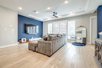 Building Photo - 4804 Gano St