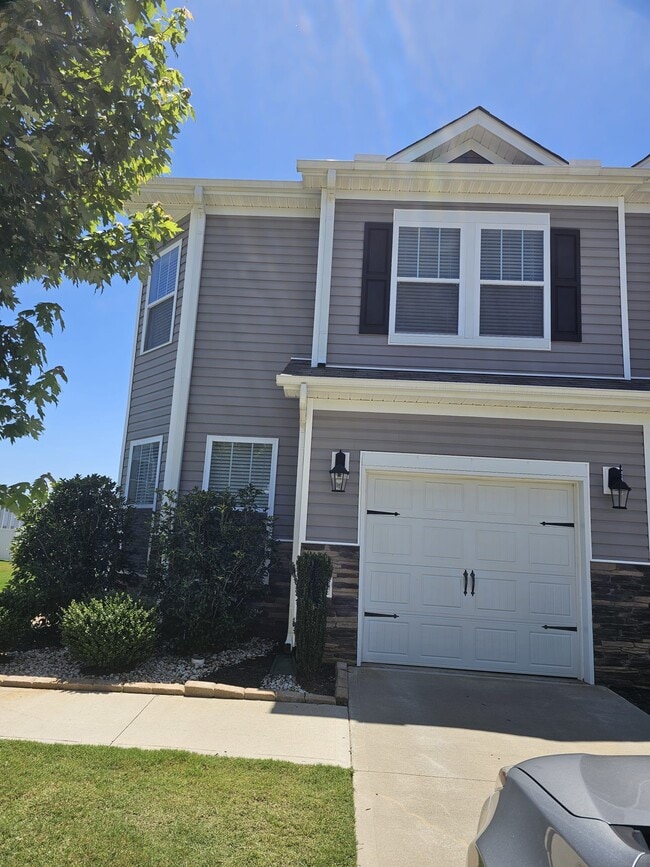Building Photo - 422 Yellow Fox Rd