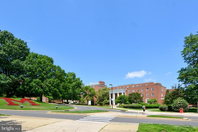 Building Photo - 4806 Cherokee St