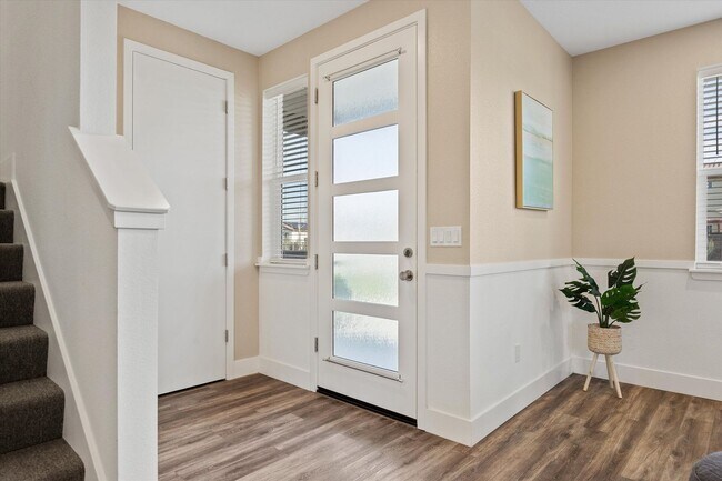 Building Photo - Charming Meriam Park Home with Backyard & Garage