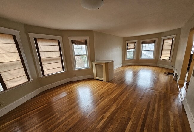 Building Photo - 82 Walnut St