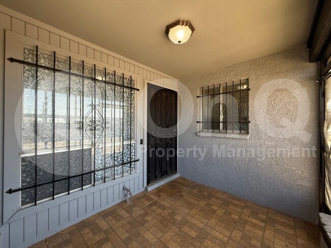 Building Photo - 9021 W Elm St