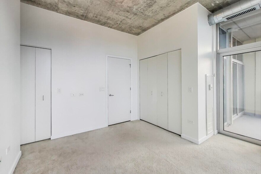 Building Photo - 700 N Larrabee St