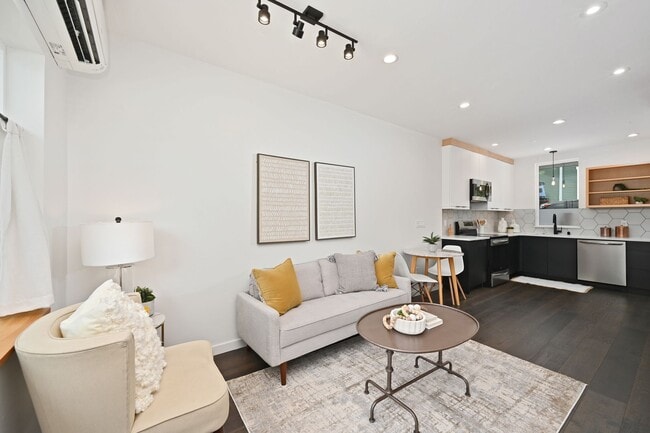 Building Photo - Modern 3-Level Townhome (2020) with Private Roof Deck & A/C