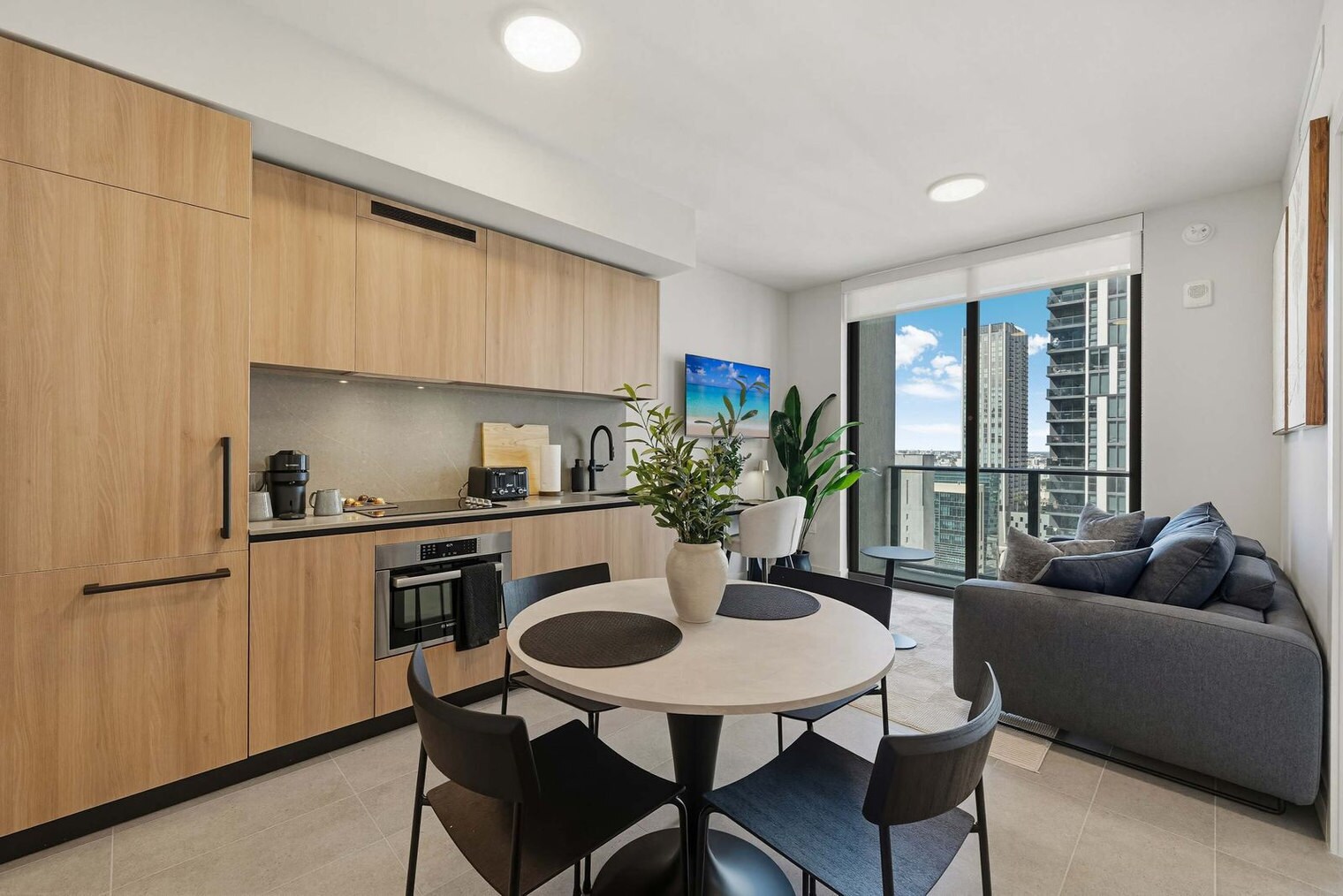 Building Photo - 121 NE 5th St