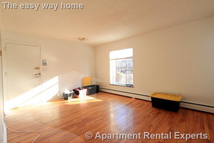 Building Photo - 524 Putnam Ave