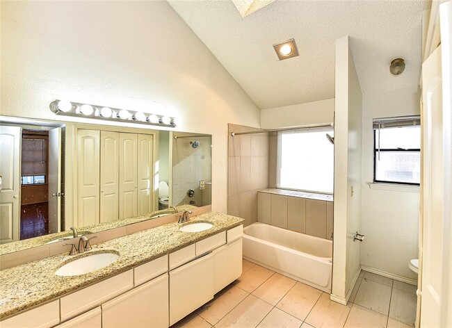 Building Photo - 2108 Waterway Bend