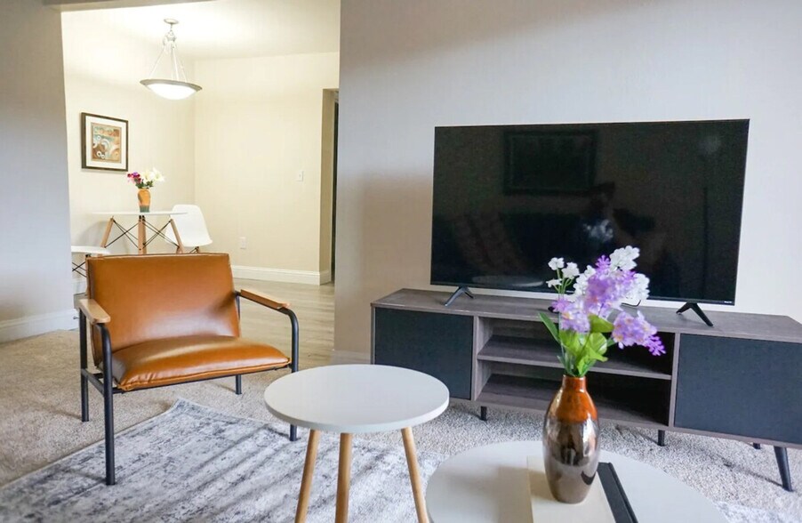 Building Photo - 12701 N Pennsylvania Ave