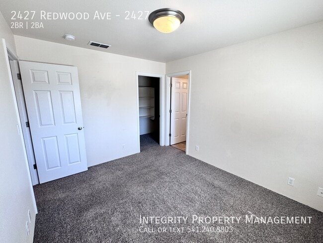 Building Photo - 2427 Redwood Ave