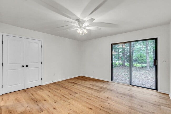 Building Photo - Beautifully Renovated 3 bed/2.5 bath in Ri...