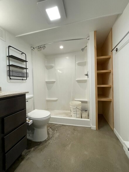 Bathroom - 2242 Prospect Ave NE