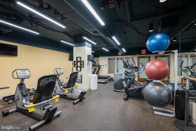 Building Photo - 5500 Holmes Run Pkwy