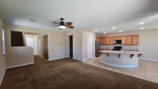 Building Photo - Large 4 bedroom in gated Stetson Trails Community