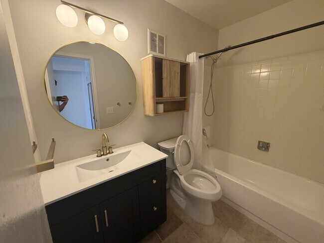 Building Photo - 2461 S Xanadu Way