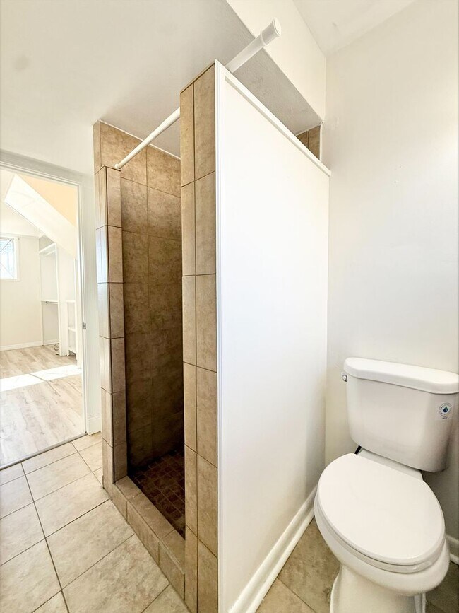 Building Photo - Brookside Beauty