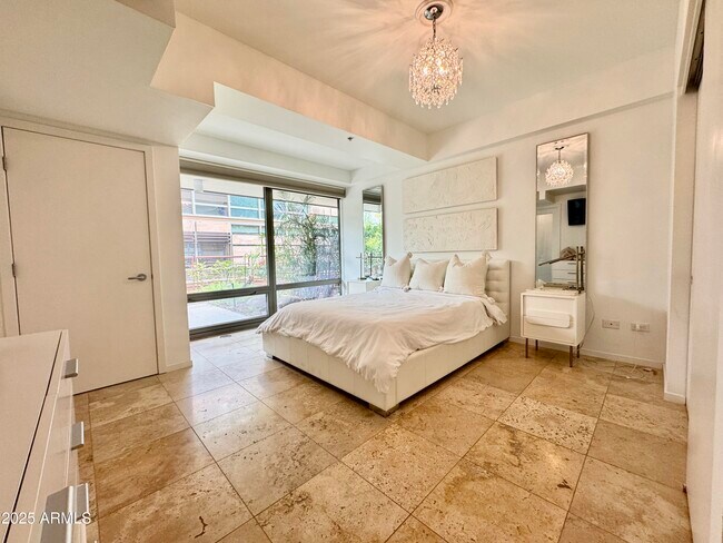 Building Photo - 7141 E Rancho Vista Dr