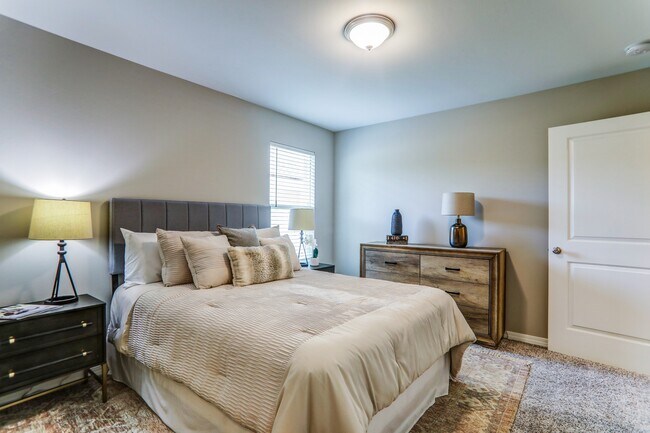 Building Photo - 226 Treadstone Wy