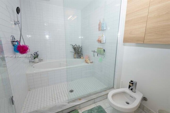 Building Photo - 888 Biscayne Blvd