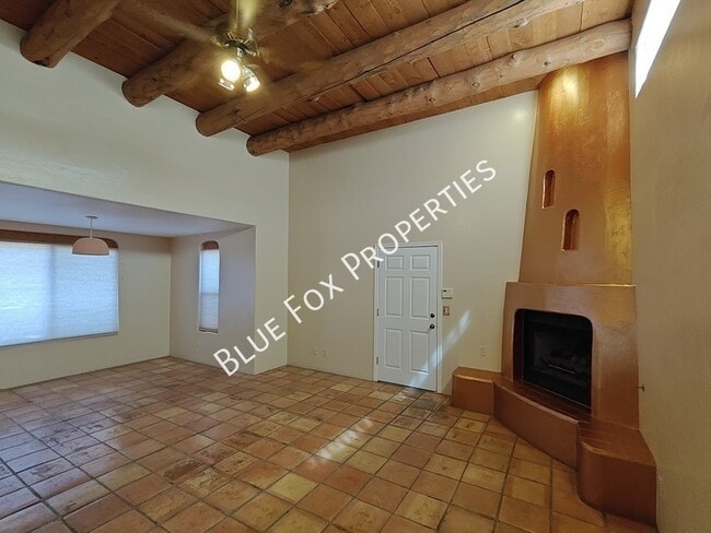 Building Photo - 9097 N Jessy Ln