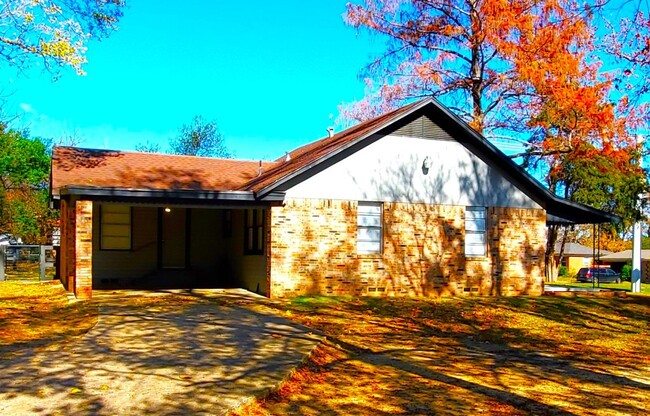 Building Photo - Nostalgic Charm Awaits - Spacious Home on ...