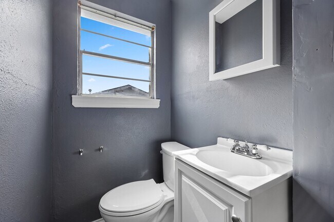 Building Photo - 7940 Chaparral Dr