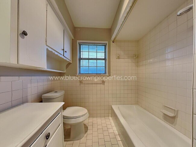 Building Photo - 8322 Lullwater Dr