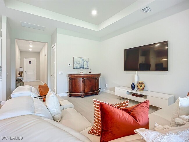 Building Photo - 2126 Yellowfin Cir