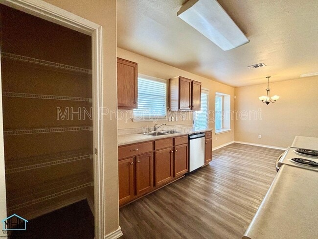 Building Photo - 6507 Dancing Ct