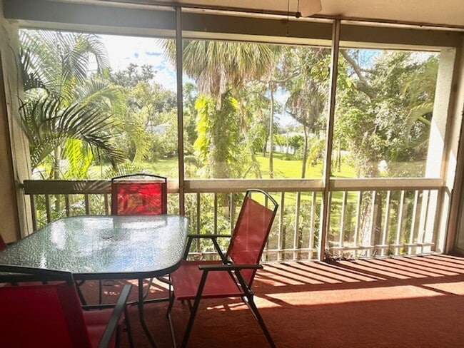 Building Photo - 2025/26 FALL/ WINTER MONTHLY  RENTAL ! FURNISHED - 5 MINUTES TO SIESTA BEACH