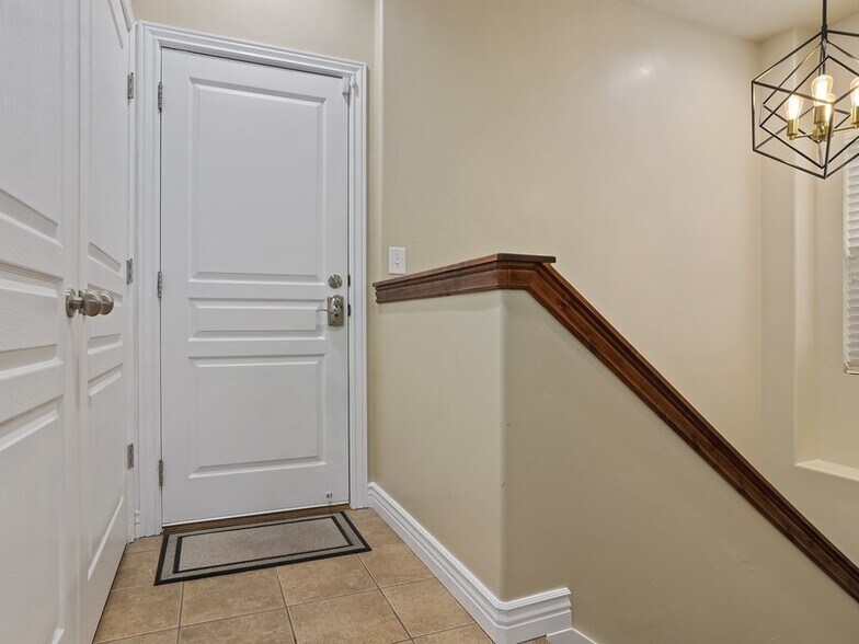 Building Photo - 803 W 2630 N