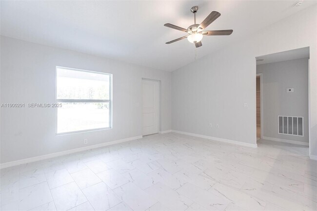 Building Photo - 2004 Rosa Ct