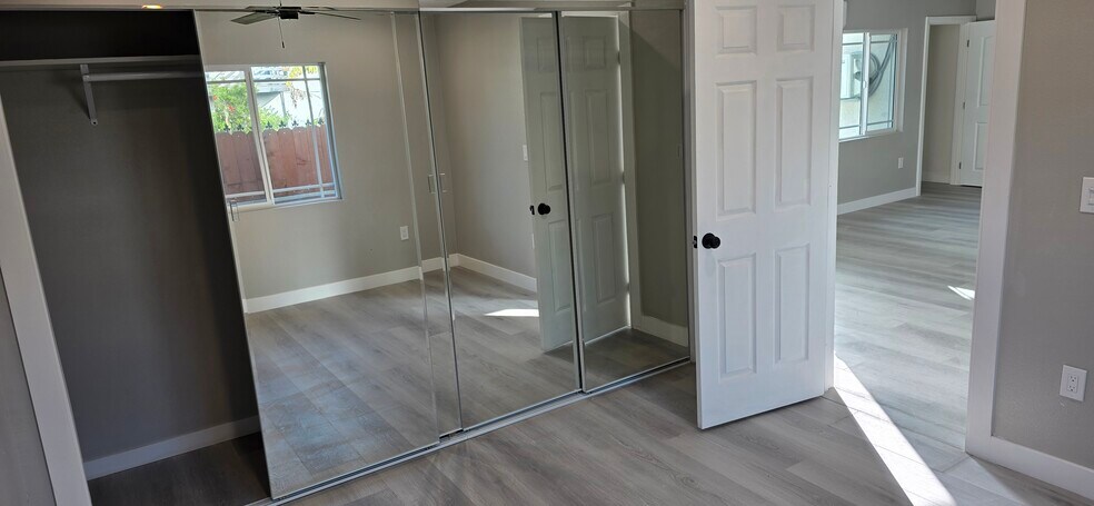 Building Photo - 2321 Locust Ave