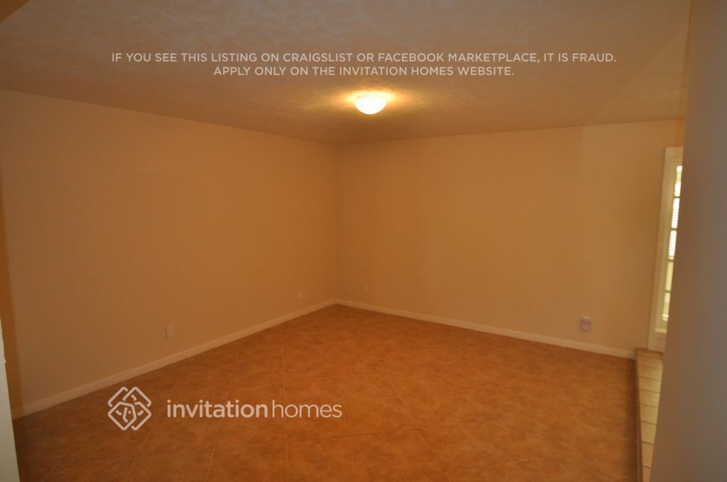 Building Photo - 9811 N 40th Dr
