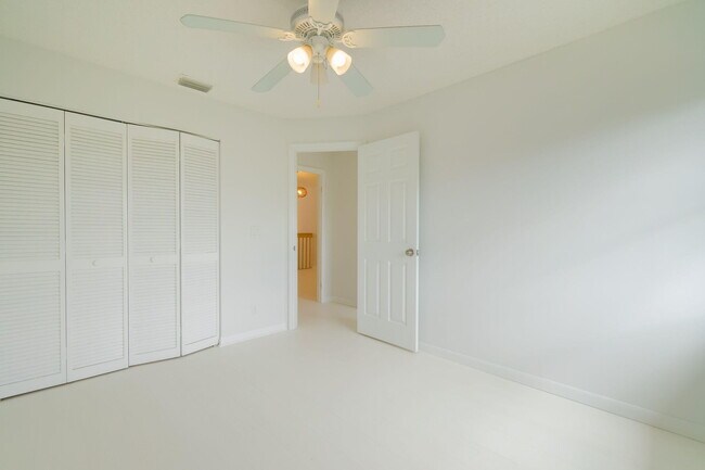 Building Photo - 12236 Sag Harbor Ct