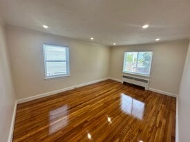 Building Photo - 5 Bishop Rd